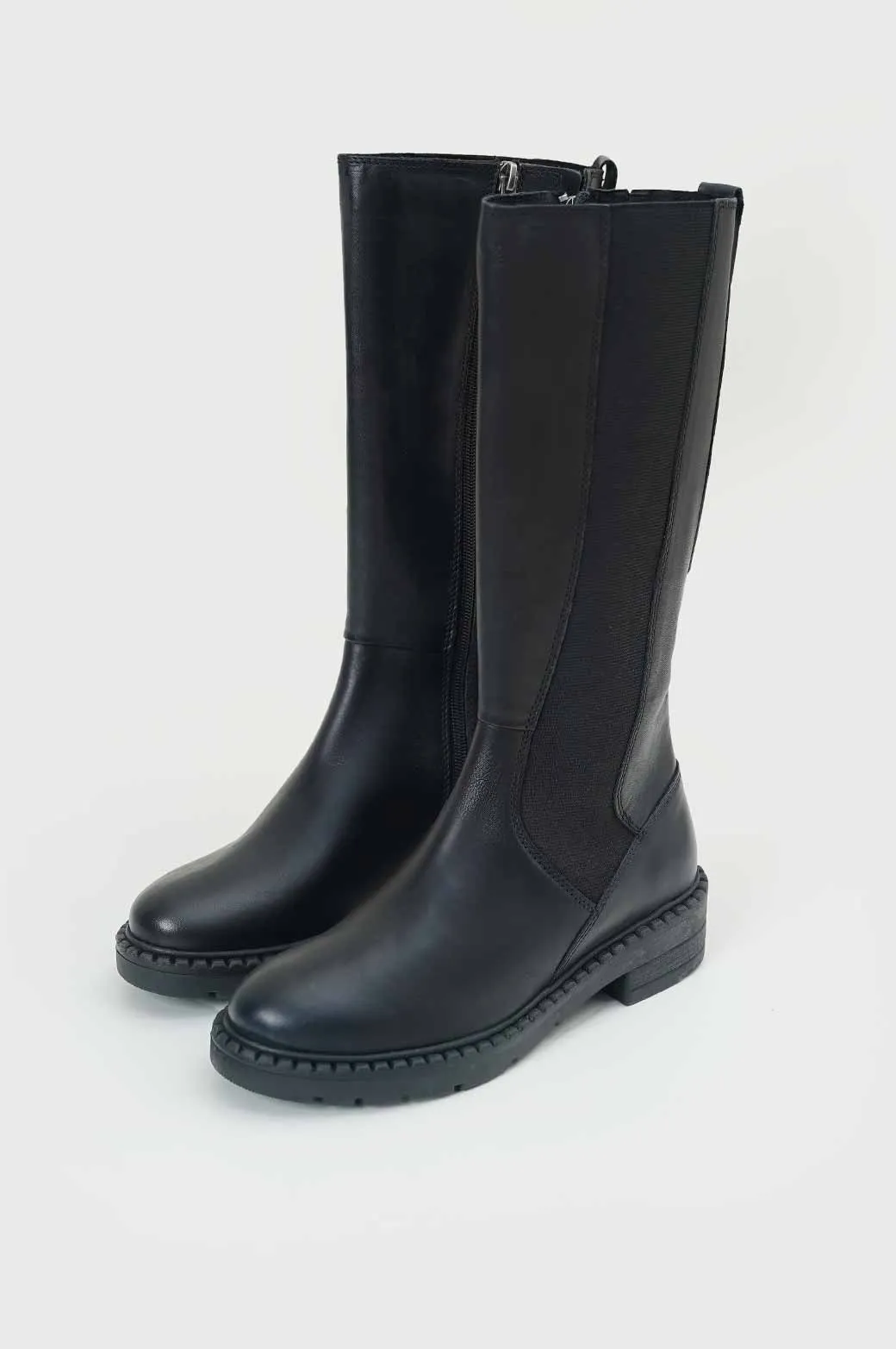 CALF LENGTH LEATHER CHELSEA BOOT