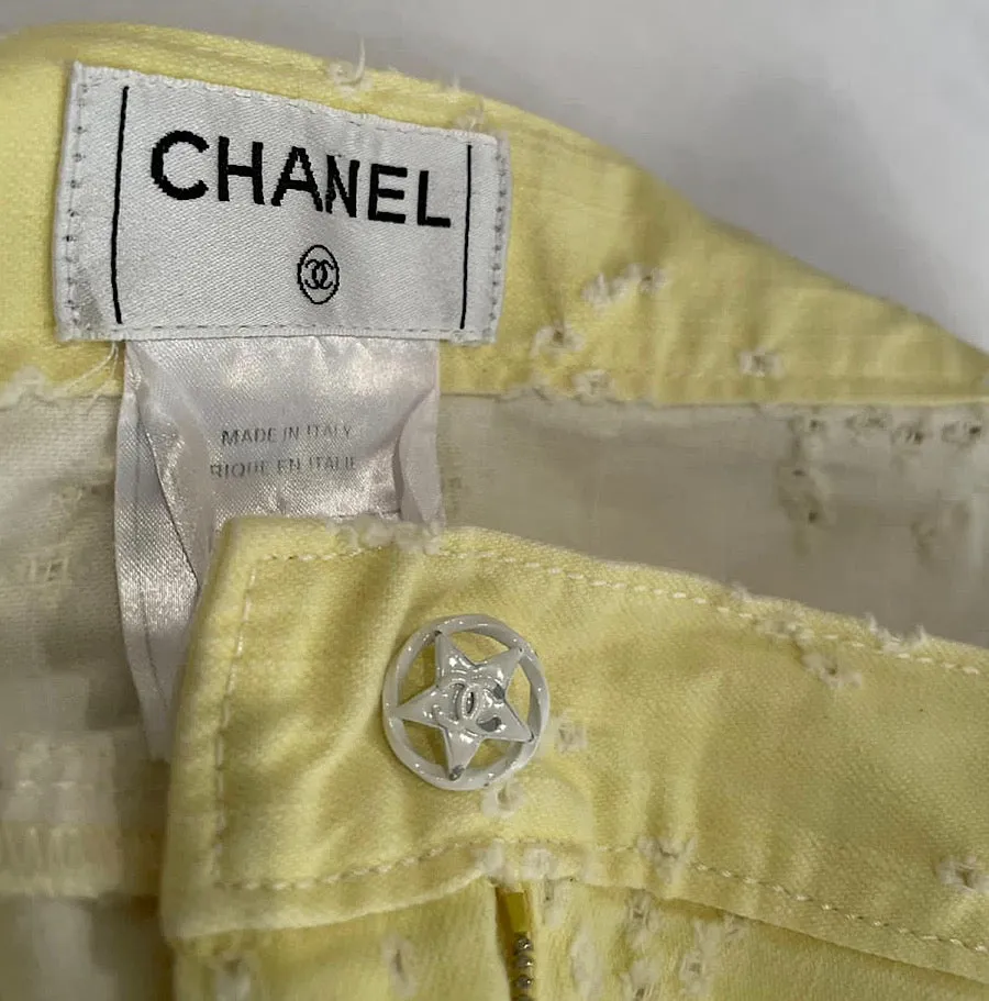 Chanel 00P, 2000 Spring Yellow CC logo Knee Length Shorts FR 40 US 4/6