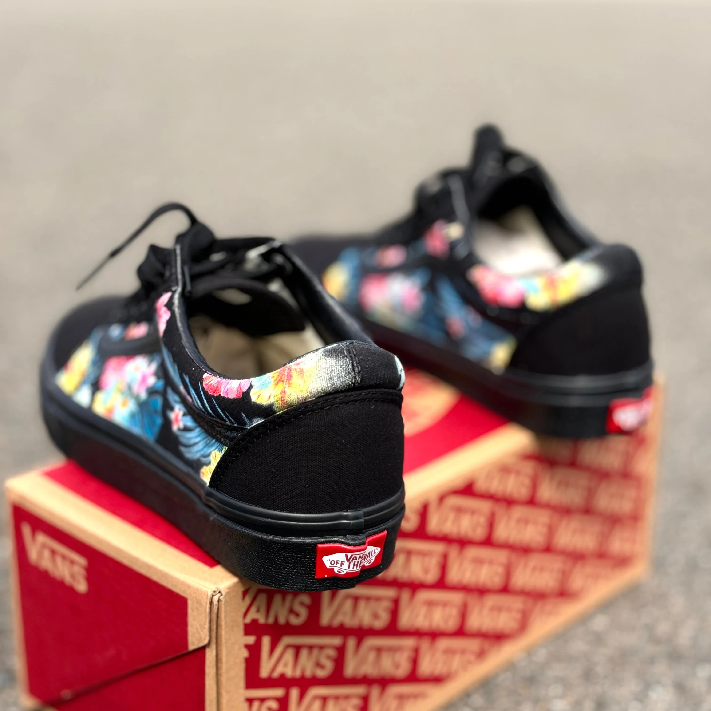 Hawaiian Tropical Floral Vans Old Skool Shoes