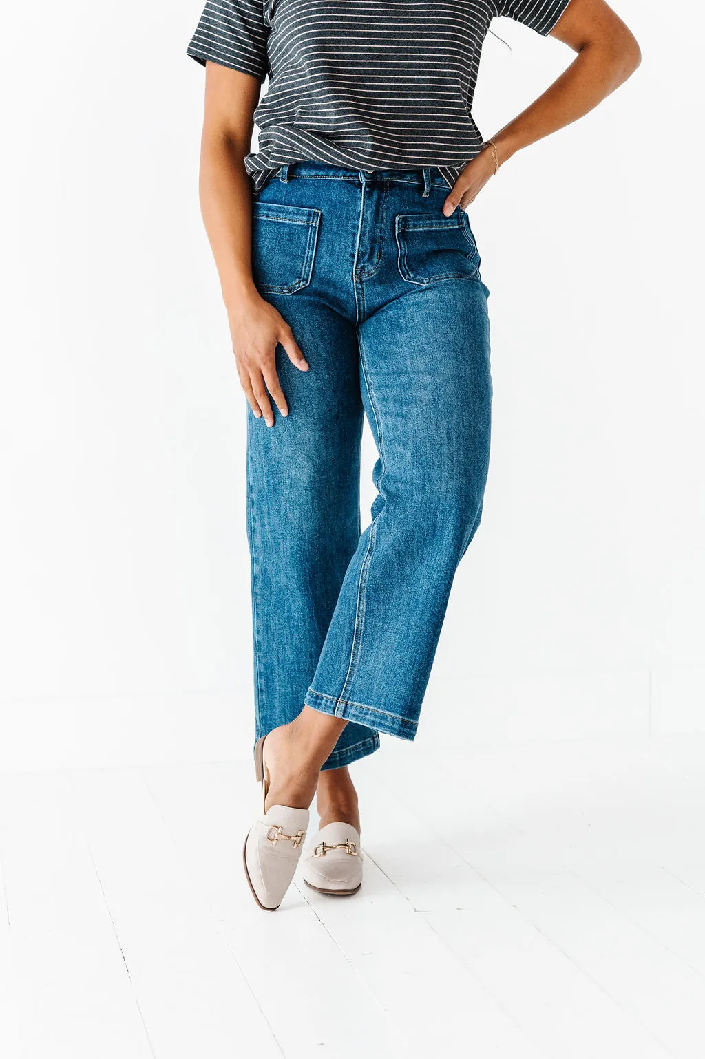 Jenny Straight Leg Cropped Jean - Size Large Left