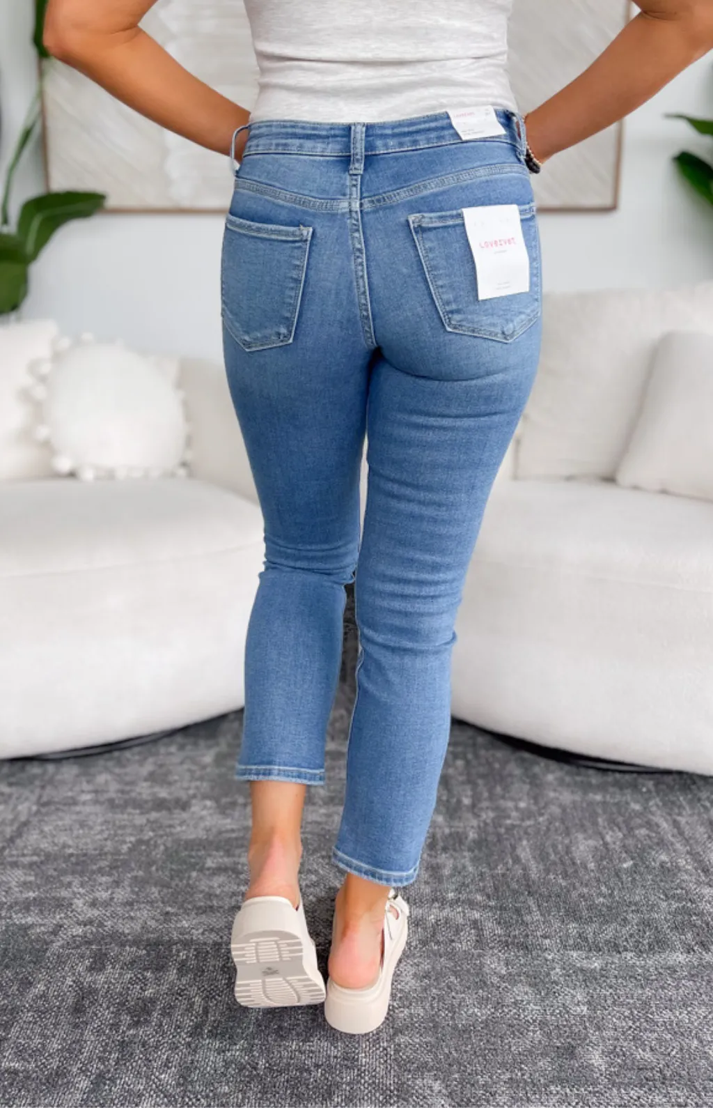 Karsyn Mid Rise Slim Streight Vervet Jeans